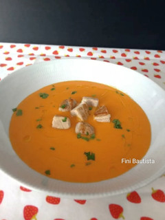 Una foto de Crema de pimientos rojos y atún