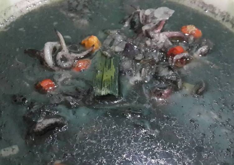 Cumi hitam bumbu Manado