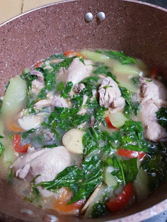 A picture of Chicken Tinola.