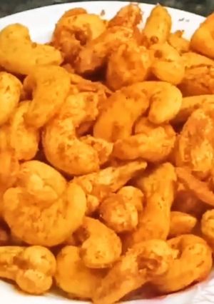 मसाला काजु (Masala kaju recipe in marathi) रेसिपी चे मुख्य फोटो 