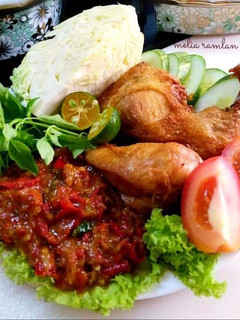 Foto resep Ayam goreng sambal penyet