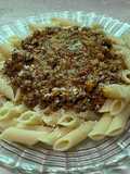 Penne con salsa boloñesa