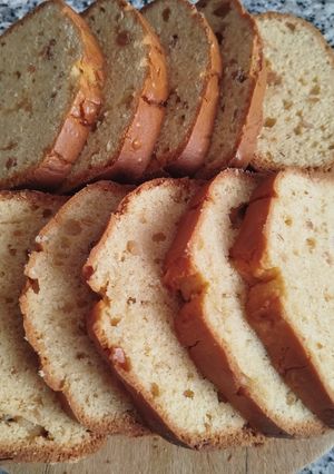 Foto principal de Bizcocho de turrón sin gluten y sin azúcar en la panificadora o a tú gusto