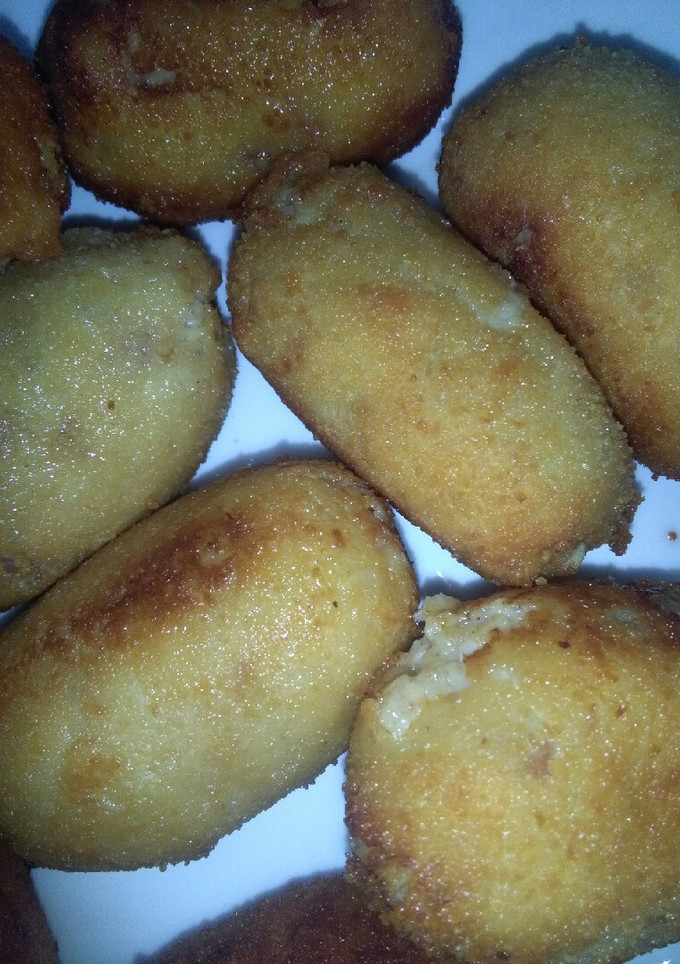 Una foto de Croquetas de pollo y bacon