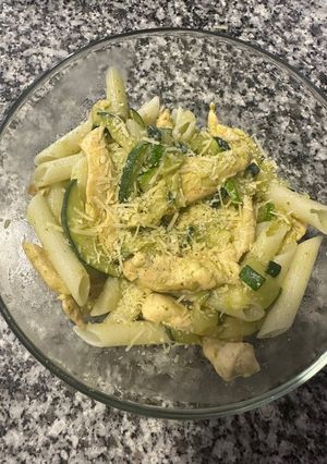 Una foto de Pasta con calabacín
