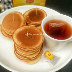 A picture of Semolina mini pancakes.