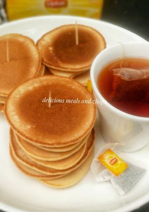 A picture of Semolina mini pancakes.