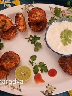 फलाहारी साबुदाना के वडे(falahari sabudana vada recipe in hindi) रेसिपी मुख्य फोटो