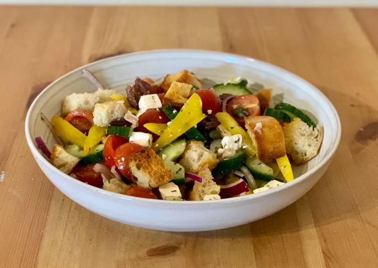 How to Make Homemade Greek Panzanella Salad