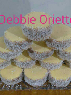 Una foto de Alfajores de maicena, receta propia de Debbie #3