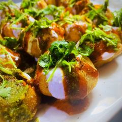 A picture of Chatpati Golgappa chaat.