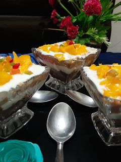 बिस्कुट पुडिंग (Biscuit pudding recipe in hindi) रेसिपी मुख्य फोटो