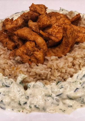 Csirkemell bulgurral, cukkinisalátával recept fotója