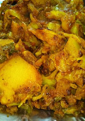 A picture of Cabbage Potatoes fry.