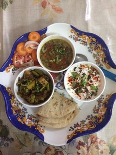 पंचरंगी दाल और फली आलू की सब्जी (Pacharangi dal aur aloo ki sabzi recipe in Hindi) रेसिपी मुख्य फोटो