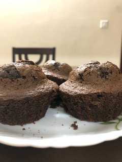 चॉकलेट ब्राउनी कपकेक (chocolate brownie cupcake recipe in Hindi) रेसिपी मुख्य फोटो