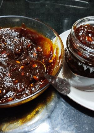 इमली और खजुर की खट्टी,मीठी,तीखी चटनी(imli khajur ki chatni recipe in hindi) रेसिपी मुख्य फोटो