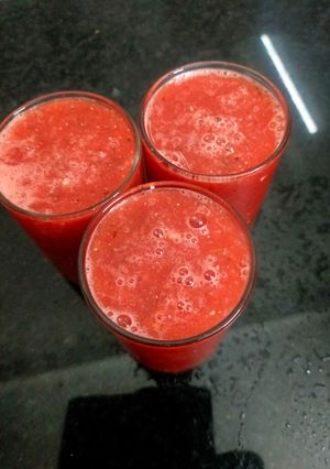 A picture of Juice With Watermelon Jelly.