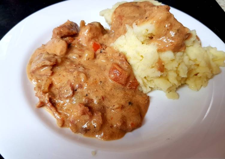 My Slowcooker Chicken & Bacon with veg also Creamy Sauce ?