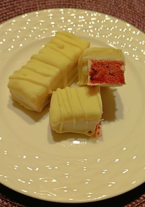 Vörösbársony csokiszelet recept fotója