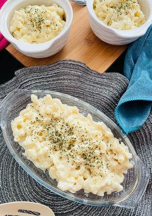 A picture of Mac & Cheese.