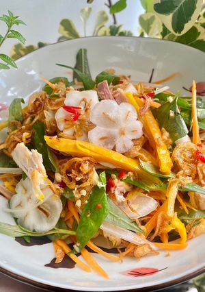 Hình của món Gỏi gà măng cụt.