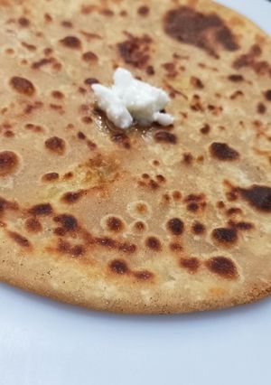 A picture of Aloo paratha.