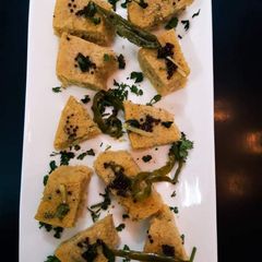 A picture of Khaman Dhokla.