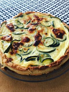 Une photo de Tarte courgette chèvre #tarte