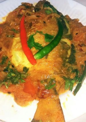 পনফ্রেট মাছের তেল ঝাল (pomfret macher jhal recipe in Bengali) রেসিপির প্রধান ছবি