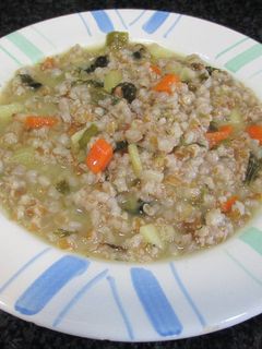 Una foto de Pilaf de trigo con verduras variada (vegano)