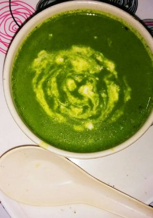 A picture of Spinach soup.