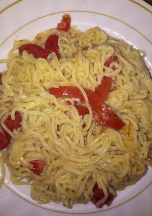 A picture of Boiled indomie with kachumbari#4weeks challenge.