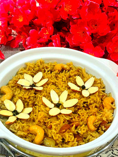पारम्परिक गुड़ वाला मीठा भात (Meetha bhat recipe in hindi) रेसिपी मुख्य फोटो