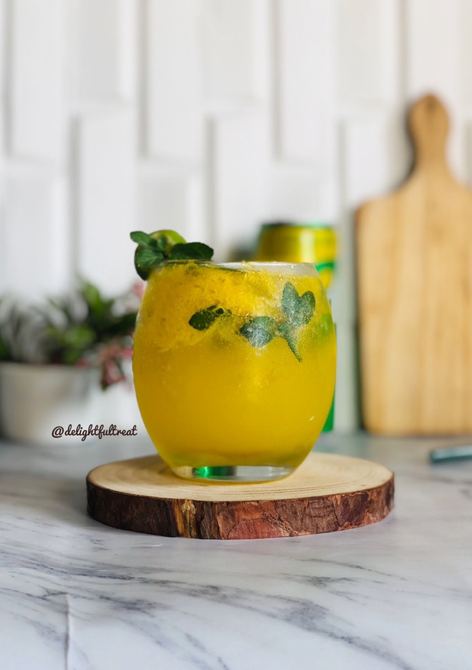 A picture of Mango mojito.