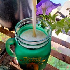 A picture of Oats banana smoothie.