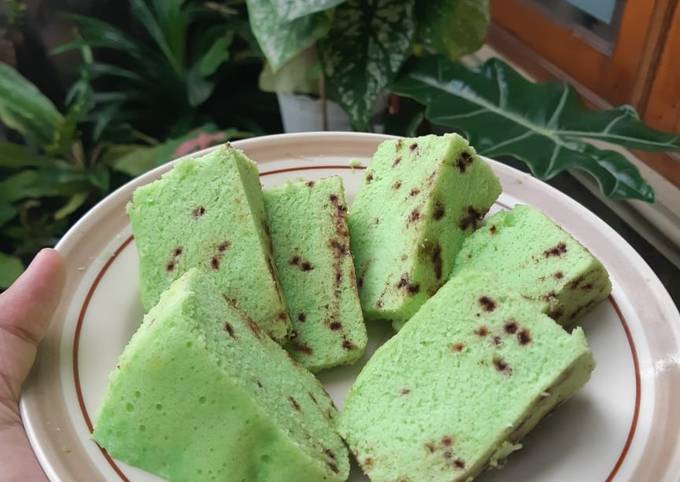 Bagaimana Menyiapkan Bolu Pandan Kukus Putih Telur, Enak