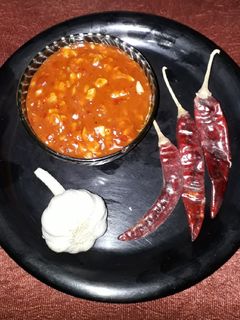 शेजवान चटणी (schezwan chutney recipe in marathi) रेसिपी चे मुख्य फोटो