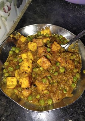 मटर पनीर की सब्जी (matar paneer ki sabzi recipe in Hindi) रेसिपी मुख्य फोटो