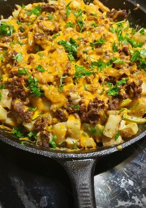 A picture of Cheesesteak Potato Skillet.