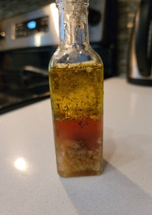 A picture of Greek Salad Dressing.