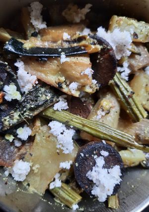 আদা রাঁধুনি বাটা দিয়ে শুক্তো (Ada radhuni bata diye shukto recipe in Bengali) রেসিপির প্রধান ছবি