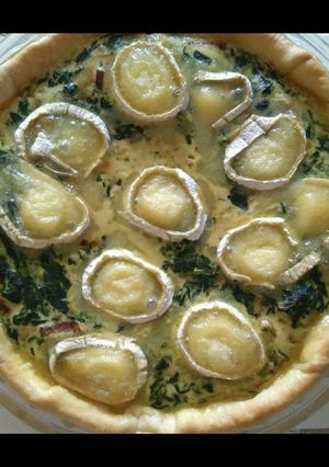 Una foto de Quiché de espinacas y queso de cabra