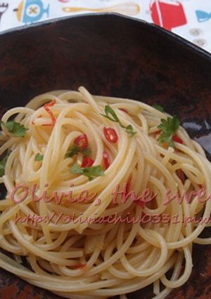簡單蒜香辣味義大利麵 的食譜成品照片