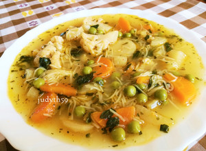 🧡Könnyű, tárkonyos vegyes zöldségleves hús, habarás, rántás nélkül - Jucus módra🧡 recept fotója