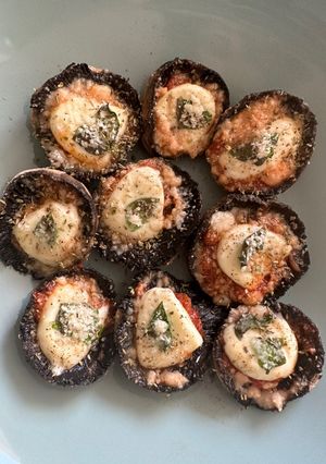 A picture of Stuffed Mushrooms 🍄.