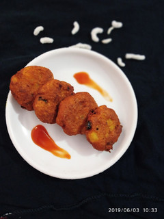 A picture of Aloo tikki.