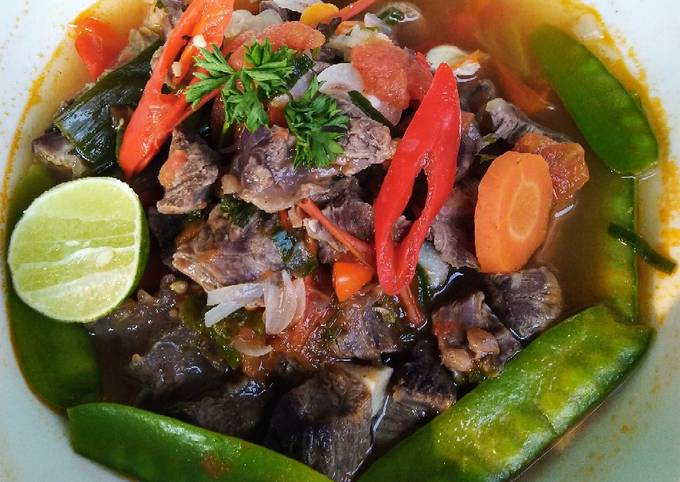 Cara Gampang Membuat Sup Daging Masak Tomat Anti Gagal