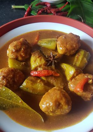 পটল কিমা কারি (Potol keema curry recipe in Bengali) রেসিপির প্রধান ছবি