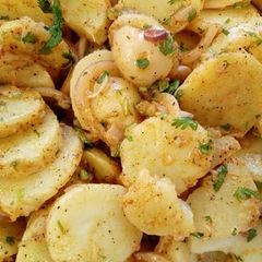 A picture of Potato Onions Salad.